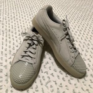 Puma suede jelly with studded toe bed